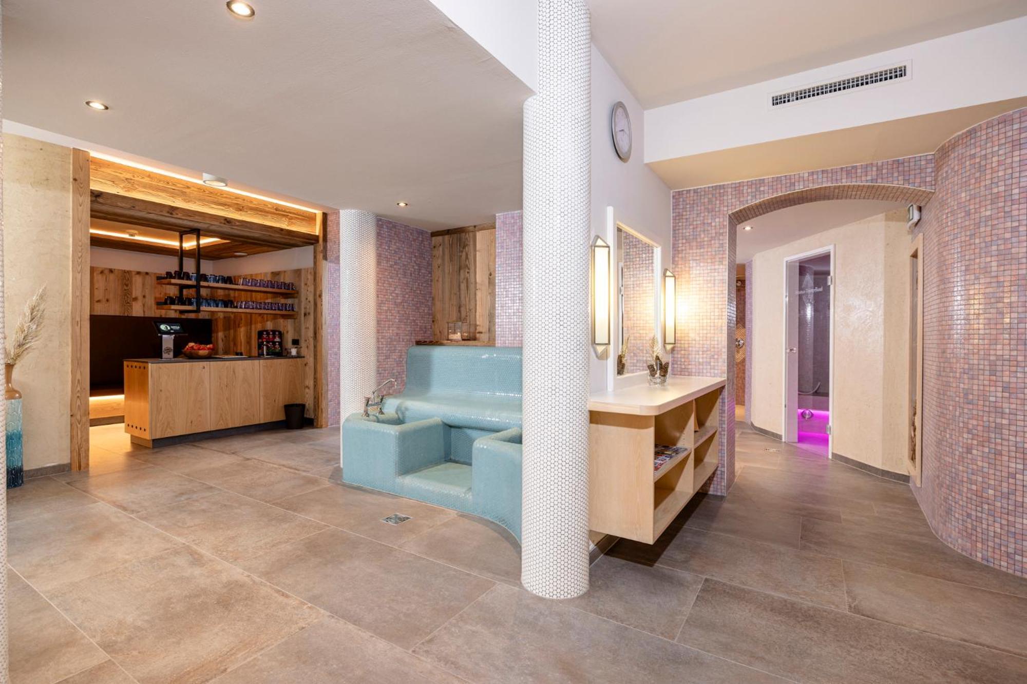 Der Rindererhof Hotel Tux Luaran gambar