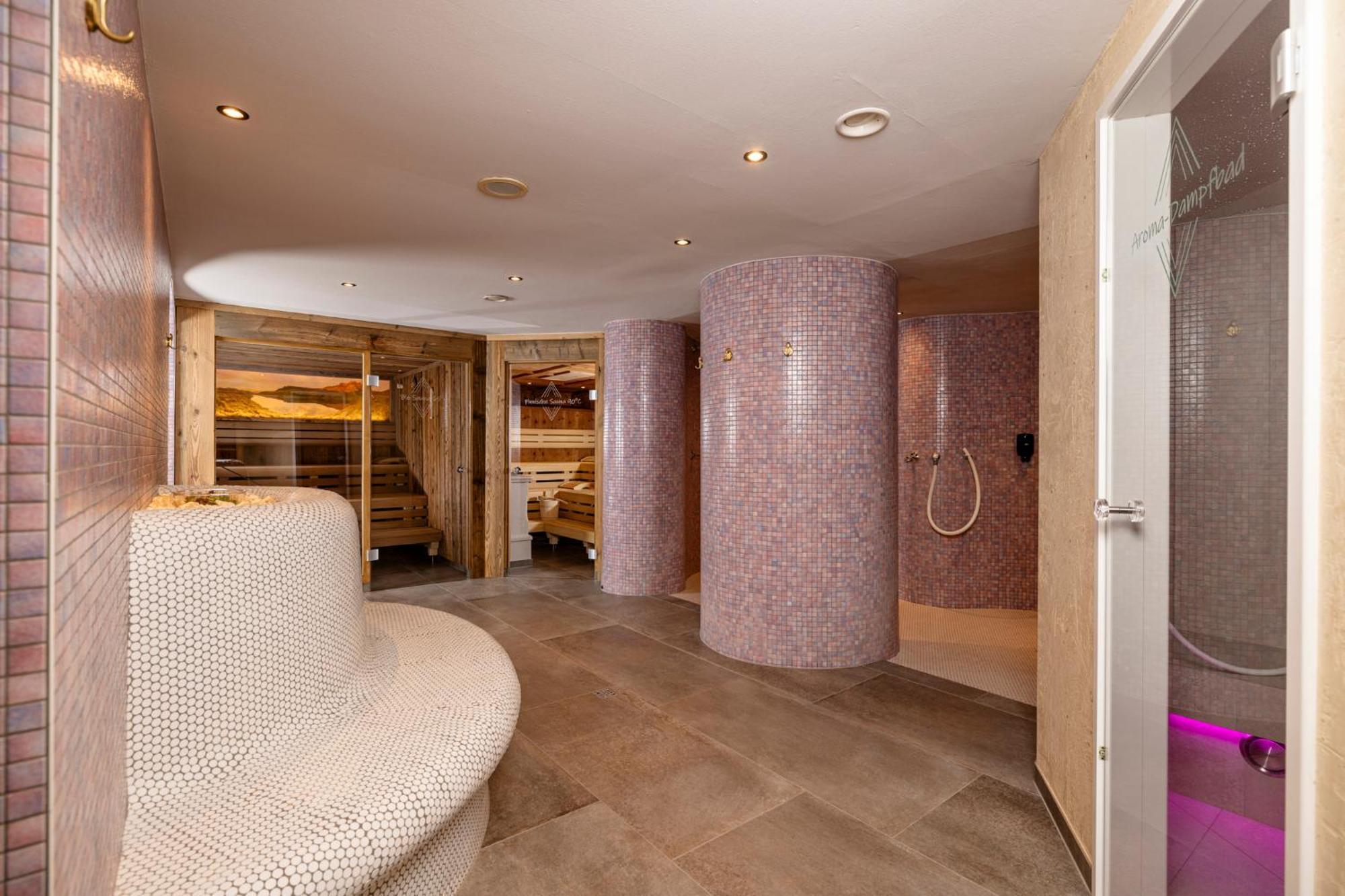 Der Rindererhof Hotel Tux Luaran gambar